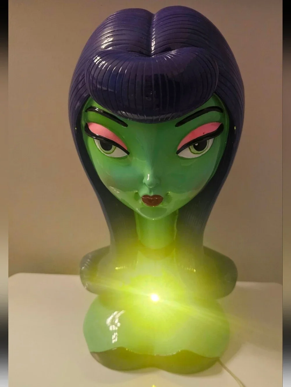 NWT!  Halloween LED Retro Bella Luxx Bride of Frankenstein Glamour Bust 💚🩷💜